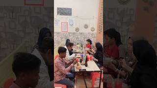 Makan Malam Bersama Ayah Mertua, Ibu Mertua, Kakak Ipar, Adik Ipar Dan Keponakan Di Warung Bakso