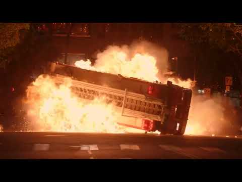 Buck's Leg Stuck Under Firetruck After It Exploded Hurt SceneWhumpInjured Male Lead