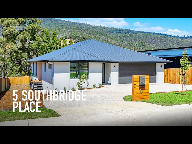 Nick Bond Presents 5 Southbridge Place, HUONVILLE class=