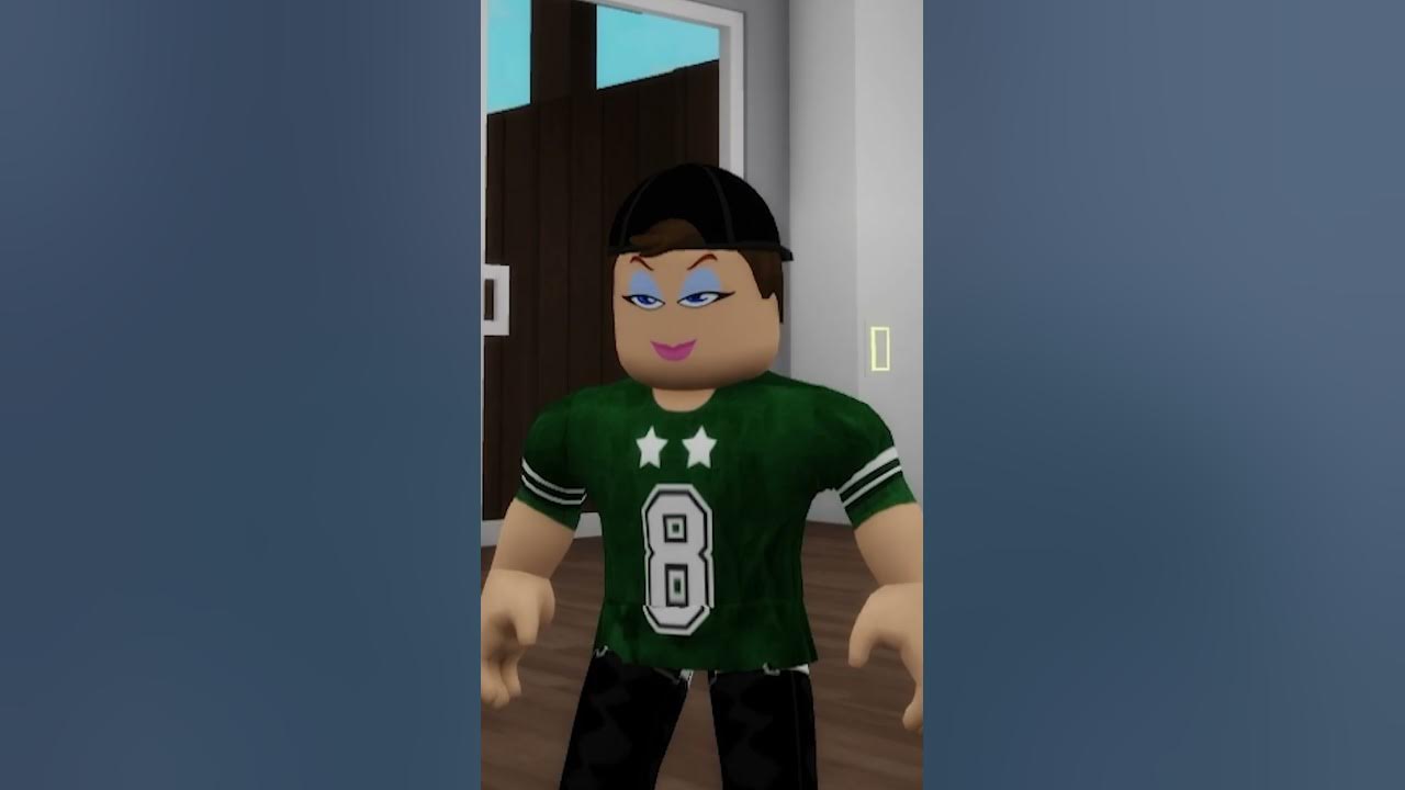 When your mom gives you Robux #roblox - YouTube