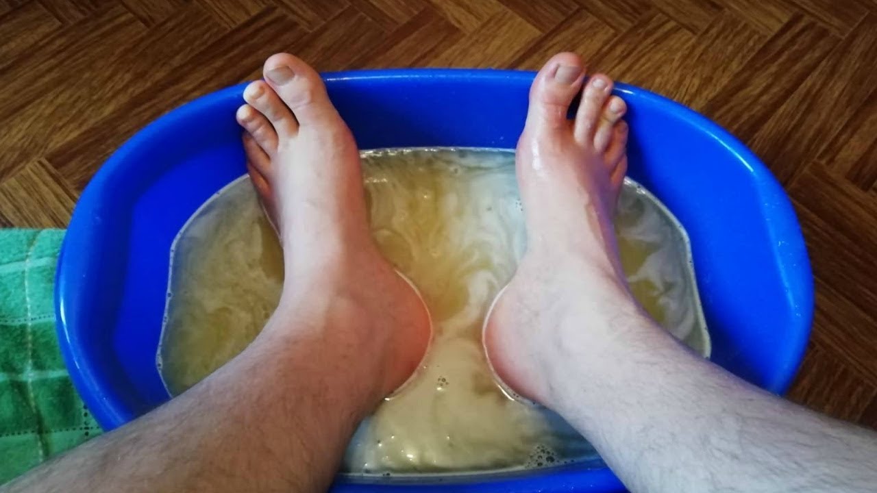 Можно парить ноги в горчице. Ножная ванна для ног.