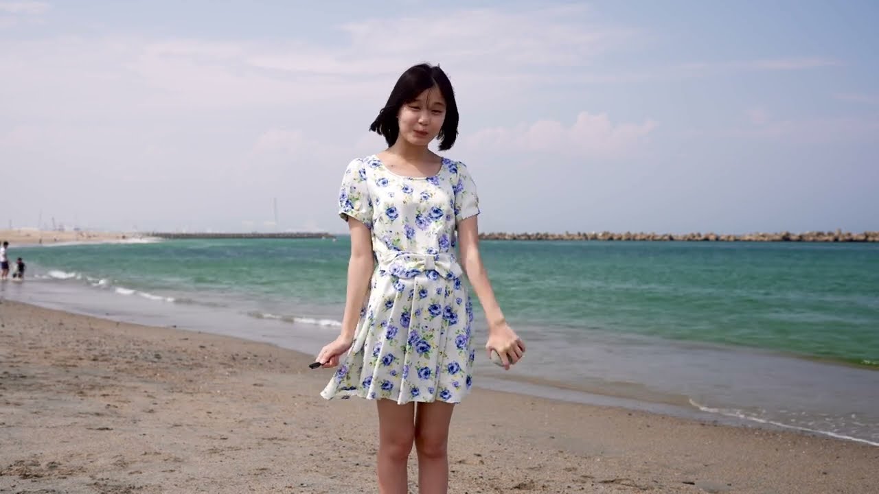 茨城の阿字ヶ浦海岸、ポートレートモデル撮影テイク2の様子です。強風で大変でした、、モデルは姫華