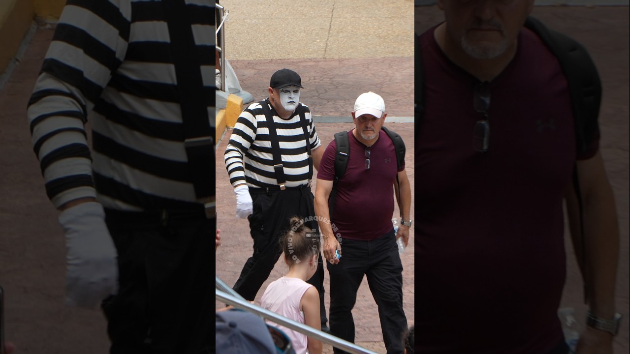 Tom o mímico imitando este homem caminhando 😂🤣 #tomthemime #seaworldmime #joke
