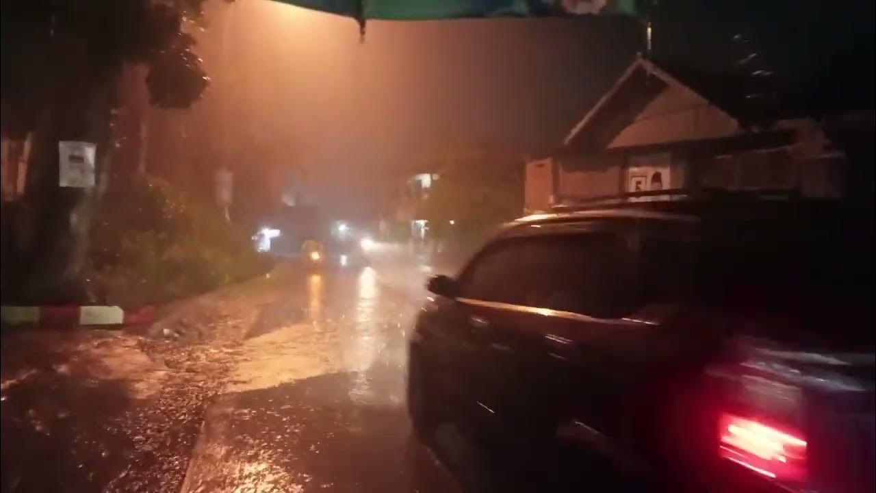 Потоп в новороссийске 2012. Наводнения ночь. Flood night. Ночь вода затопила лощинку. Наводнения ночь.