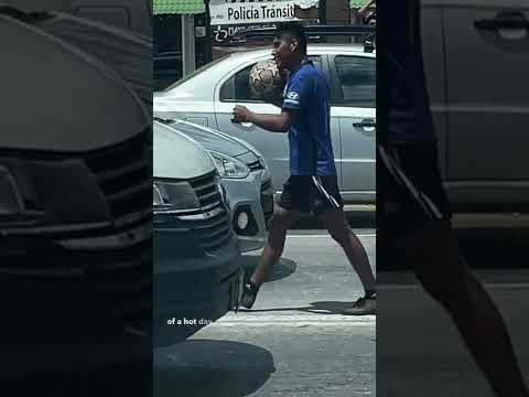 In the middle of the STREET putting on a show ⚽️  #shorts