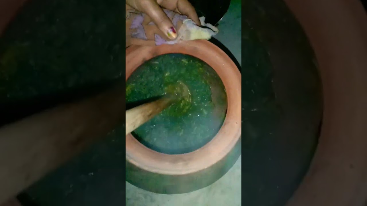 हंडिया में साग 😍