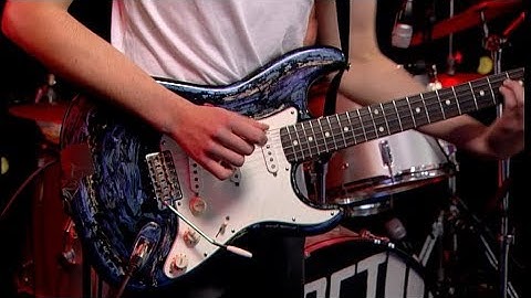 The Modests - Completely Twisted, on STV 2