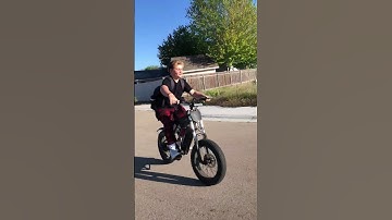 Friends learning how to wheelie rid star q20 #ridstar #ebikes #q20 #wheelie #fyp