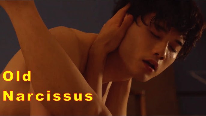 Ayollar uchun erotik slayd-shou Kishanlangan qiz minatka beradi