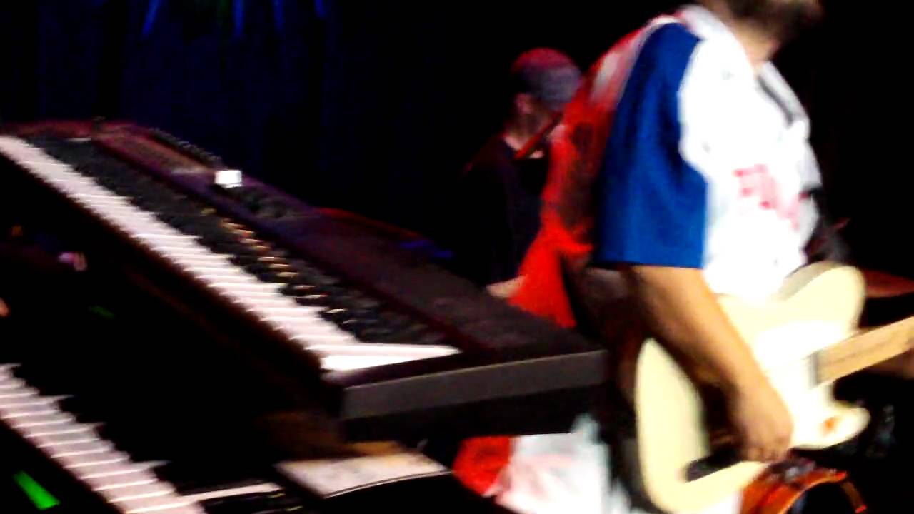 Queen Omega "Big Up Papa" w/ Million 7 Crew 09'