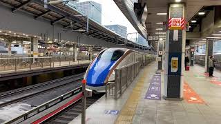 東京駅を発車する北陸新幹線【かがやき503号】