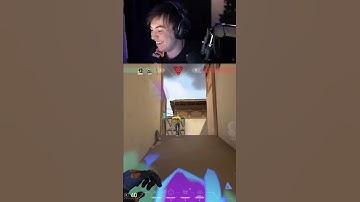 "I am flashing" 💀😭