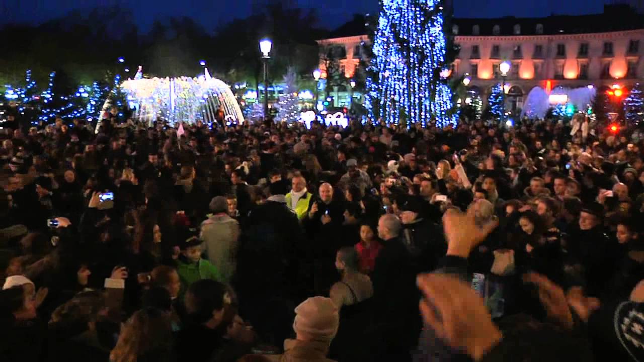 Flashmob 30 novembre TOURS - YouTube