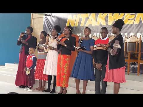 LO AJABU KUPATA UZIMA JULY S FAMILY CHOIR LIVE PERFORMANCE