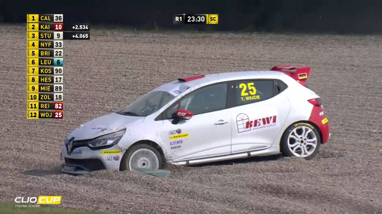 Wojcik rolls, Clio Cup Central Europe 2016 at Sachsenring