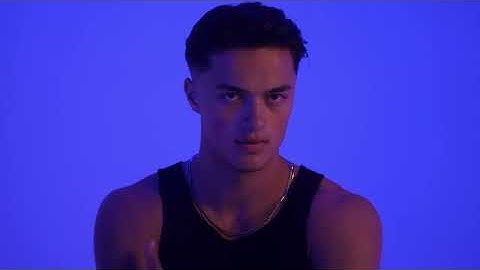 Essiyas - Show Me (Official Video)