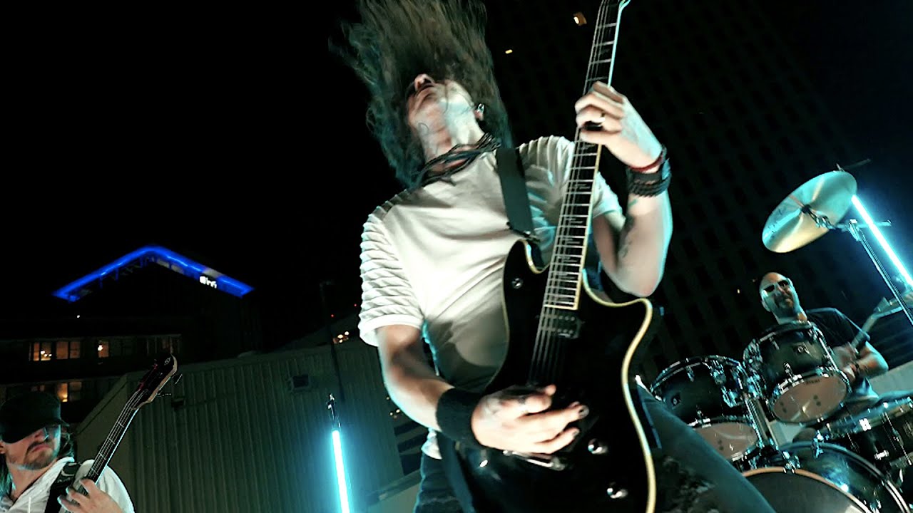 Mira Silver Dose - Headlines (Official Video) en YouTube Mira Silver Dose - Headlines (Official Video) en YouTube