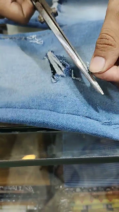 Jeans Distress 😍 Cara Membuat Denim Robek 😍🔥 #shortsfeed #shortsvideo