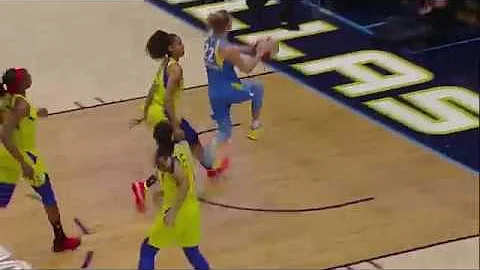 Courtney Vandersloot Posts 12 points & 14 assists against Dallas Wings