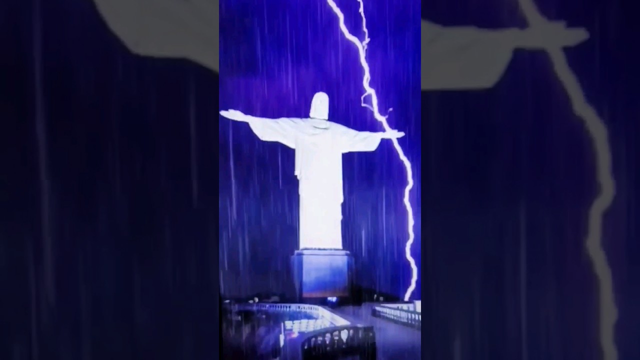 LIGHTNING STRIKES JESUS STATUE IN BRAZIL: VIDEO📢‼️🫣🫨😖