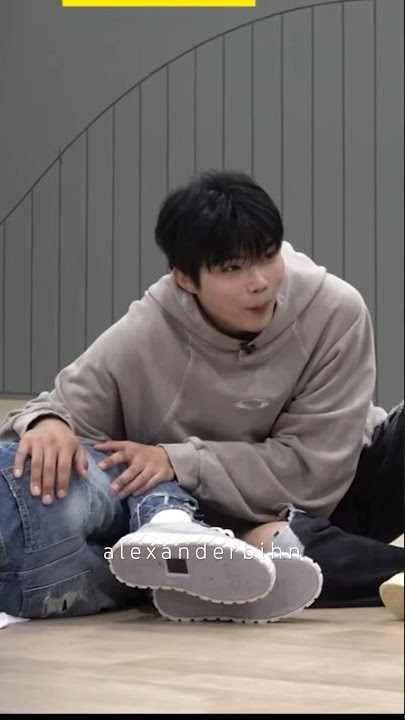 Hao says he has a crush on Jiwoong…#zhanghao #kimjiwoong #zb1 #boyslove #kpop #shorts