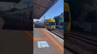 alstom comeng at middle footscray station #train #metro #rail