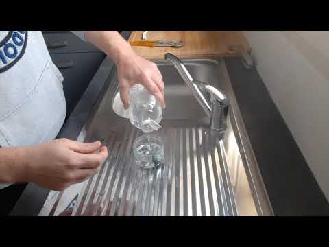 Vidéo: Comment nettoyer les filtres de robinet à monture PUR ?