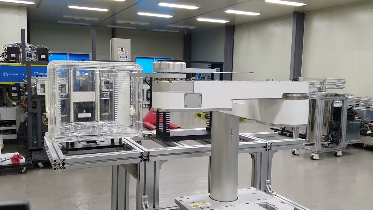 YASKAWA Wafer Transfer Robot XU-RC820M-F01 NXC100 ERCR-NS01-B004-E1