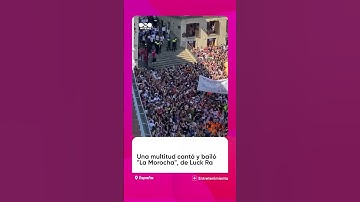 Thumbnail of Una multitud cantó y bailó "La Morocha", de Luck Ra en España