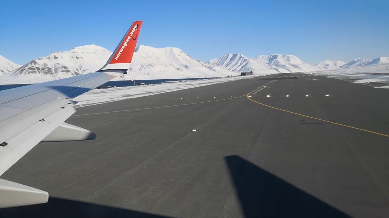 Norwegian Boeing 737-800 Longyearbyen - Oslo