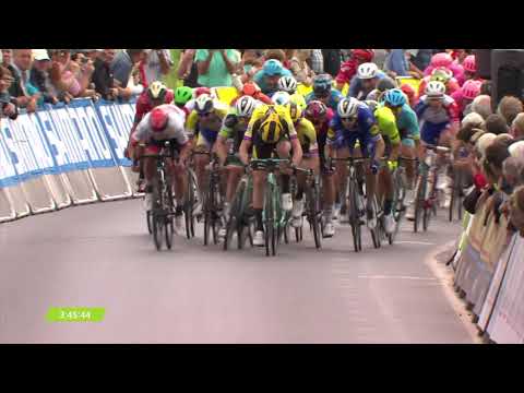 Video: Vuelta a Espana 2018: Elia Viviani 10-cu Mərhələnin qalibi olmaq üçün Saqanı üstələyib