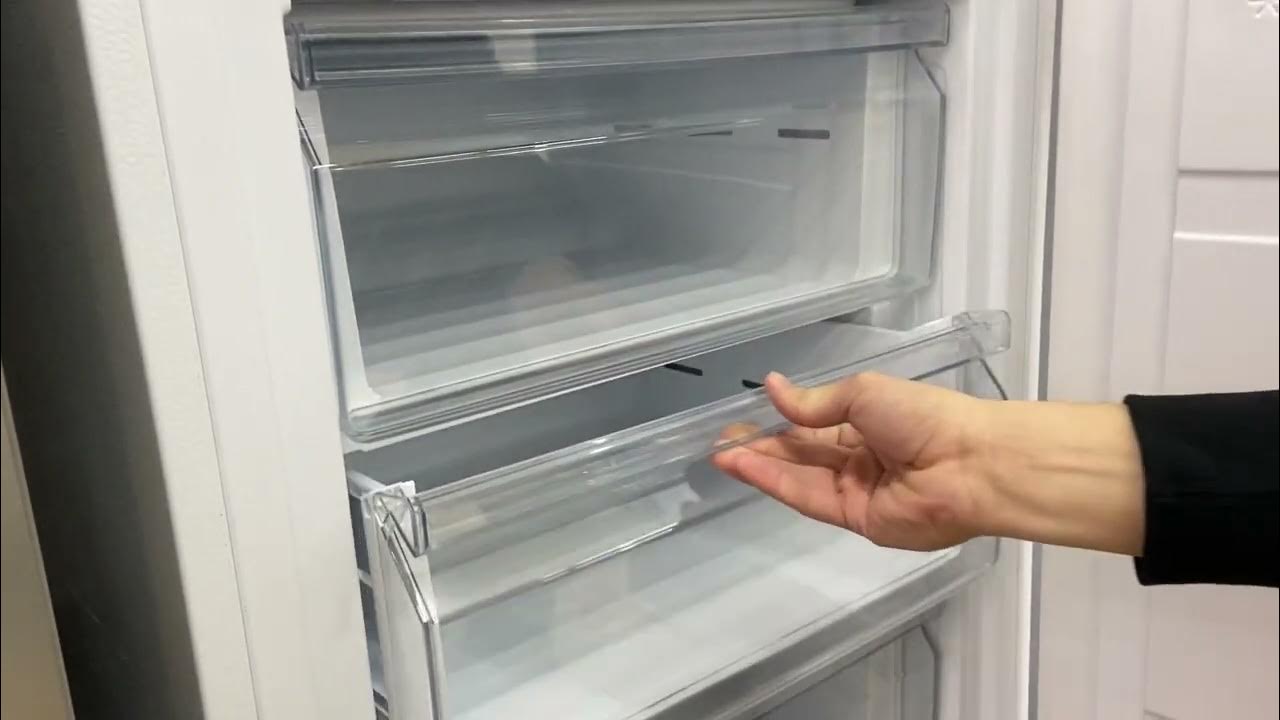 Холодильник eigen stark rf32. Холодильник еigen Stark rf01. Холодильник Декс серебристый. Заглушка на холодильник DEXP RF-cn300nhe/s заглушки для двери. Выравнивание дверей на холодильнике DEXP RF-mn622dma.