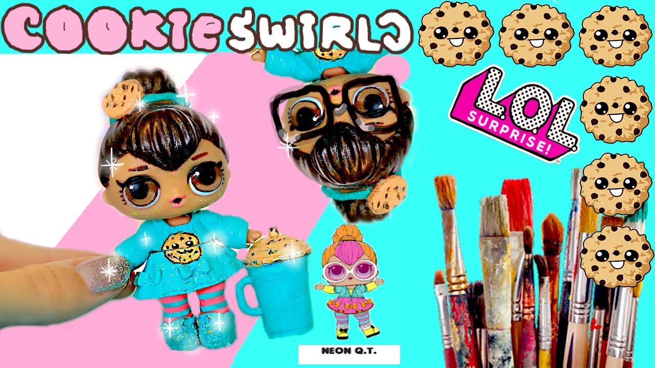 cookie swirl c playing with lol dolls