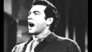 Mario Lanza Sings "I'll Walk With God." chords