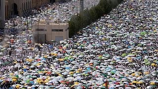 Более миллиона паломников совершают хадж к горе Арафат(Более миллиона паломников, совершающих хадж к святым местам ислама, отправились в воскресенье к горе Арафа..., 2016-09-11T13:29:23.000Z)