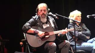 Watch Steve Earle Outlaws Honeymoon video