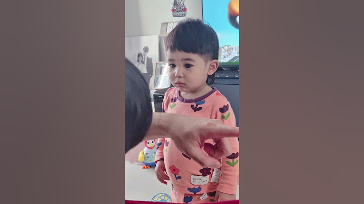 이불 갖고 놀고 싶은데 아빠가 안된다고 하니까 슬프다😔 #아기 #아빠 #엄마 #토끼띠아기 #baby #cute #family #vlog #happy #브이로그 #shorts