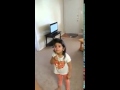 بنت صغيرة تحاول تقنع أبوها إنها مش حاطة مكياج    فيديو مضحك جدا 