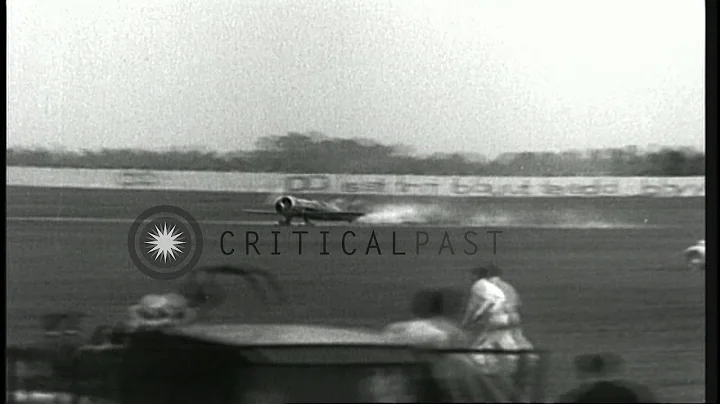 Harold Neuman and Colonel Roscoe Turner demonstrat...