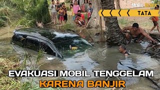 AKIBAT BANJIR INNOVA INI TERPROSOK KE GORONG GORONG !!! EVAKUASI DEREK