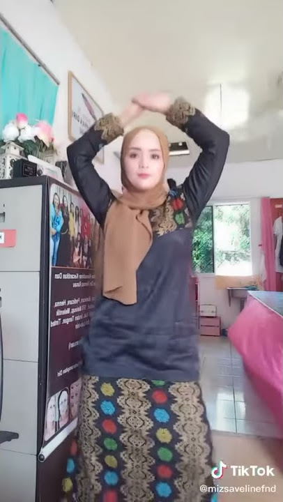 Gadis tiktok menari 02