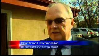 APS board extends superintendent's contract