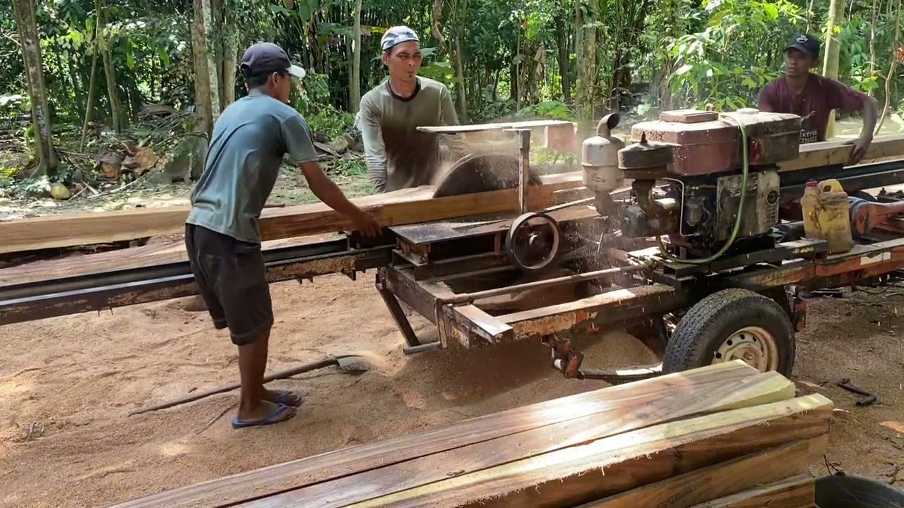 Membelah untuk bahan 12x12 menggunakan serkel rakitan 