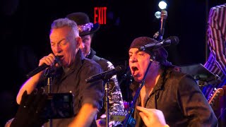 Download Lagu Bruce Springsteen w/ Steven  - Live | Tenth Avenue Freeze-Out – Stone Pony, Asbury Park NJ  10/26/25 MP3 Download Lagu Bruce Springsteen w/ Steven  - Live | Tenth Avenue Freeze-Out – Stone Pony, Asbury Park NJ  10/26/25 MP3
