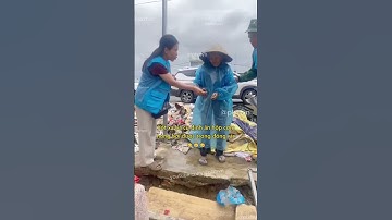 Xót xa bà cụ định ăn hộp cơm hỏng bới được trong đống rác 😥 #tuthien #thiennguyen #viectot #camdong