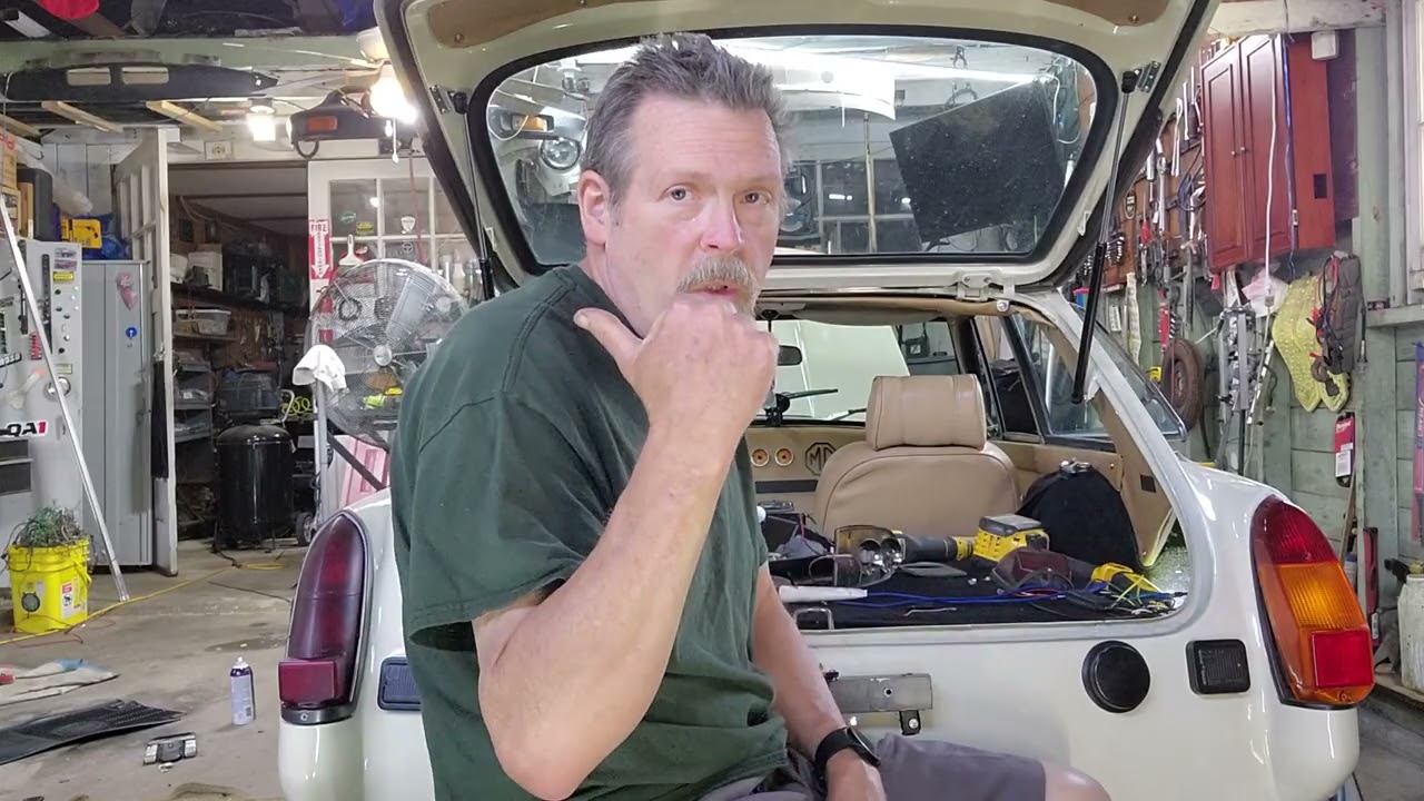 MGB Early Tail Light conversion/ turn turn signals into brake lights.