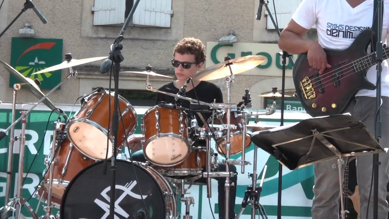 Guarda Extrait du concert de 777 le 27 juillet 2014 fête de Montigny le roi su YouTube Guarda Extrait du concert de 777 le 27 juillet 2014 fête de Montigny le roi su YouTube