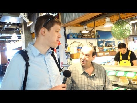 Video: Lonsdale Quay Market: Tam Bələdçi