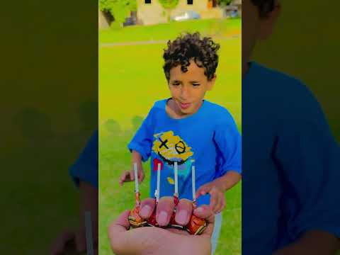 طفل اكل كل الماربيلا وكل شئ