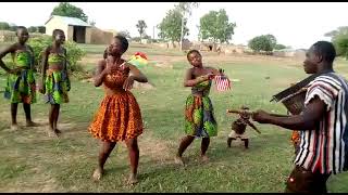 Charles Ayinbota, kologo pogne dance.